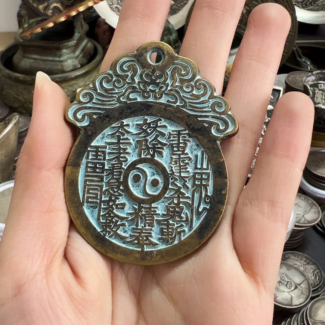 金属复古风格摆件