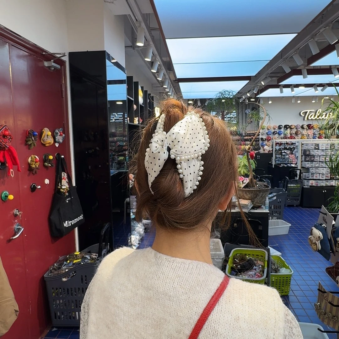 白色波点哦哦哦哦哦哦