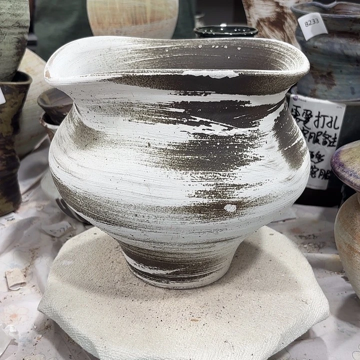 摆件高21，口19，9651，瑕疵处理无孔