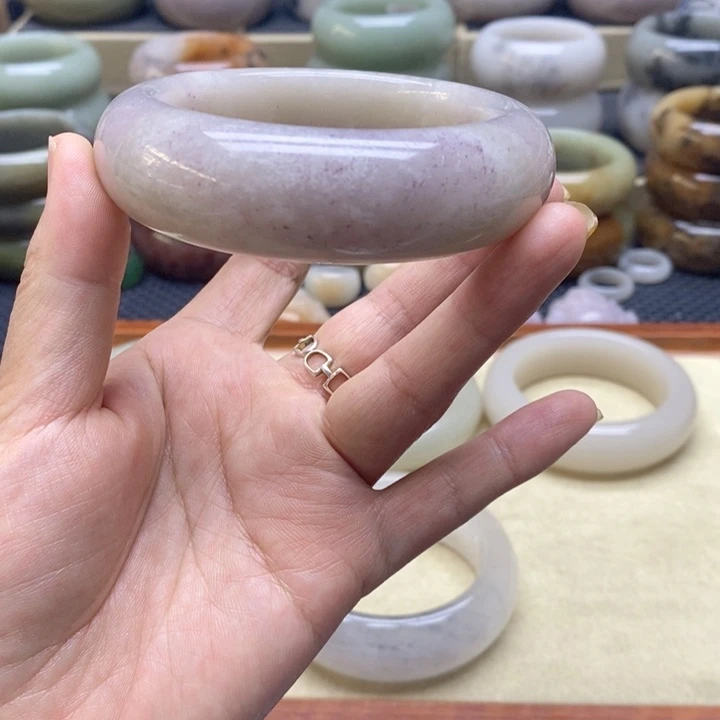 石英岩玉未镶嵌手镯