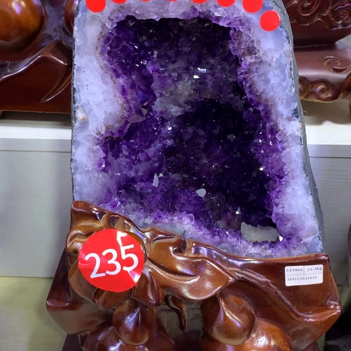 织绣乌拉圭紫水晶