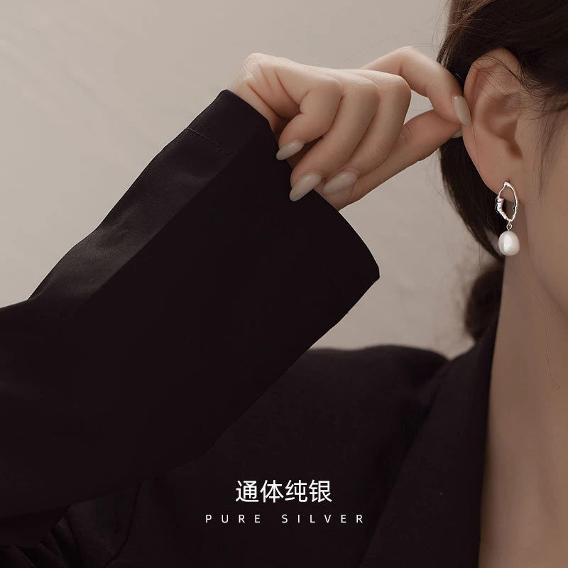 925银耳饰 纯银耳环女不规则气质花环耳钉巴洛克珍珠耳环锡纸褶皱