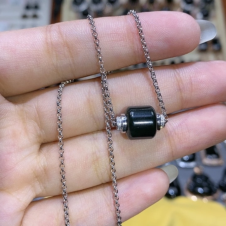 套链18K金镶嵌翡翠路路通