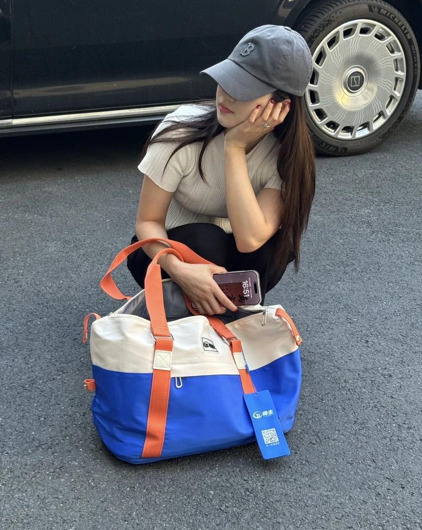 2025新款撞色轻奢出差旅行收纳包高档大容量男女爆款行李袋轻便