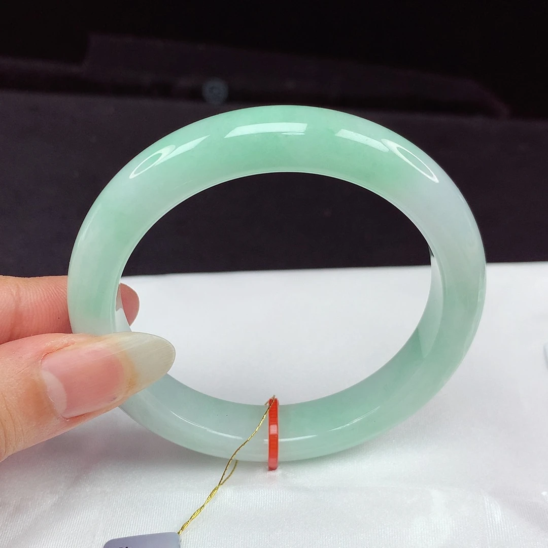 翡翠手镯未镶嵌57圈410