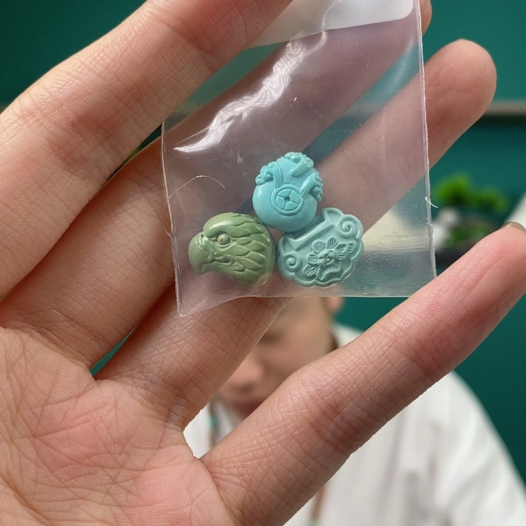 绿松石未镶嵌珠宝奇石