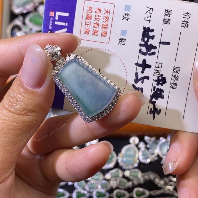 【闪购商品】翡翠颈饰未镶嵌天然