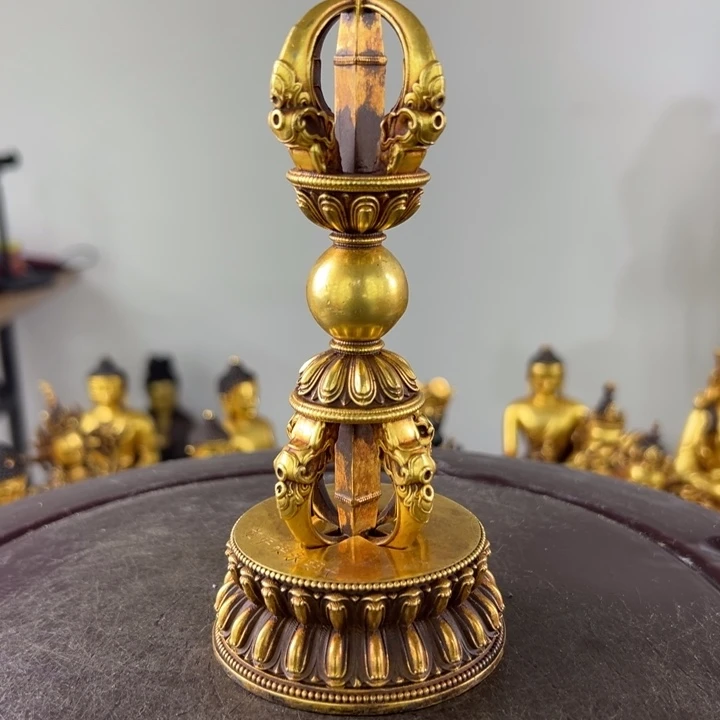 施*越佛像的造型和造型