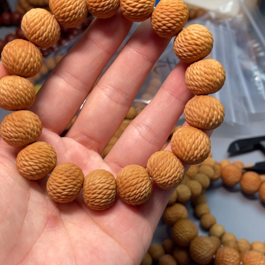 至***1手串猴头核桃龙鳞