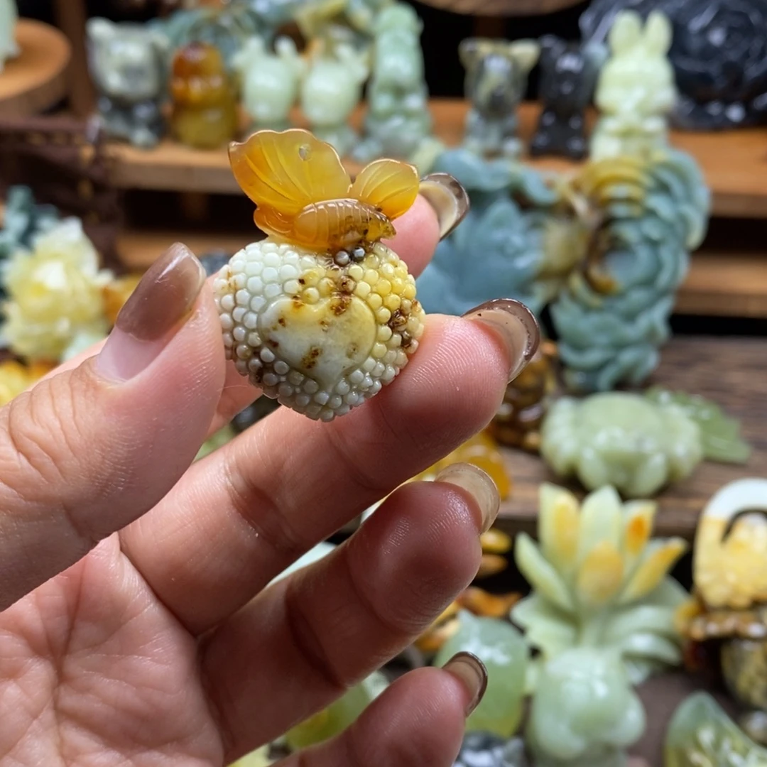 岫玉未镶嵌吊坠(赠链)