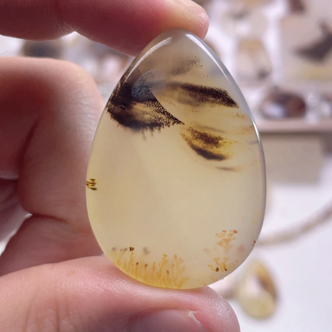 玛瑙/玉髓颈饰未镶嵌