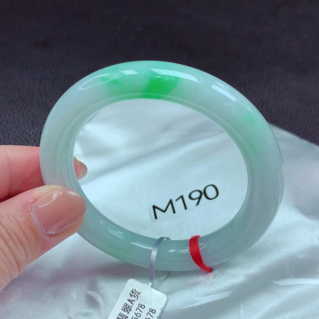 翡翠手镯未镶嵌我88