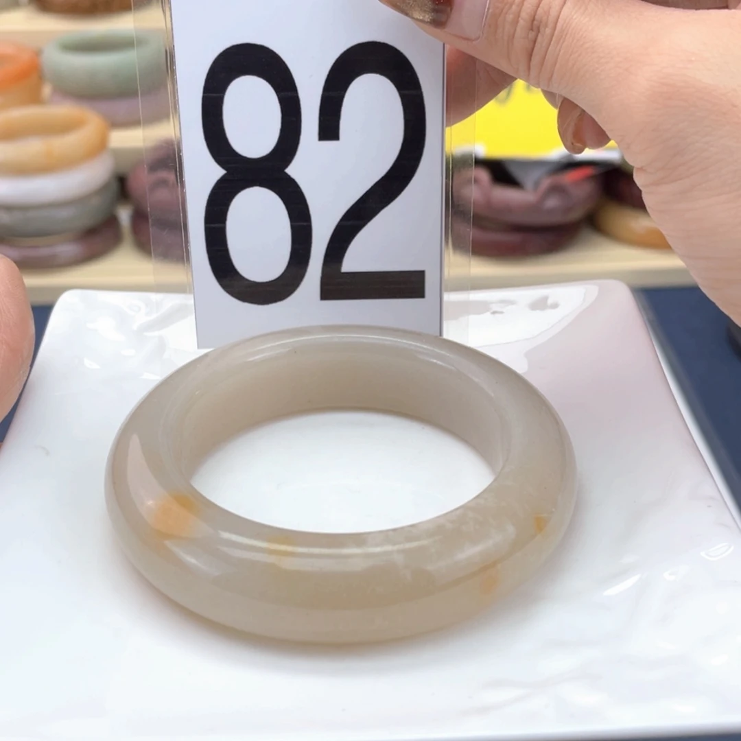 【闪购商品】石英质玉手镯未镶嵌