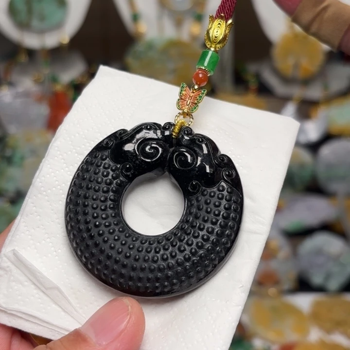 翡翠颈饰未镶嵌吊坠