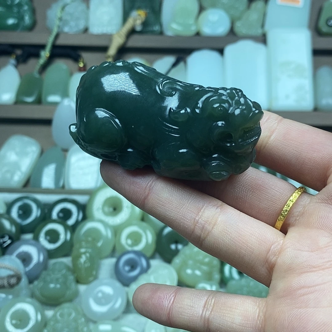 和田玉未镶嵌颈饰貔貅