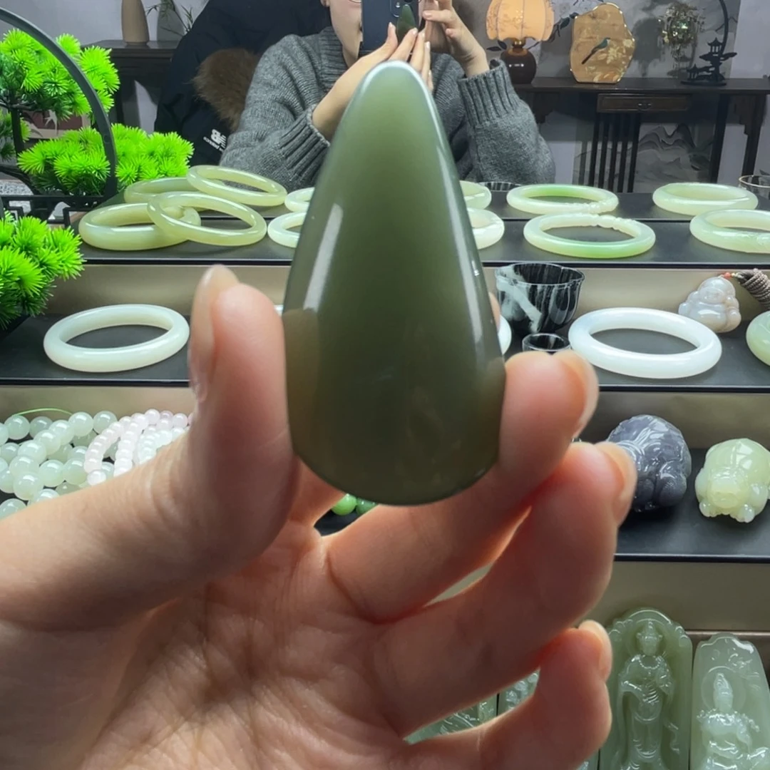 和田玉未镶嵌吊坠(不含链)青海水滴