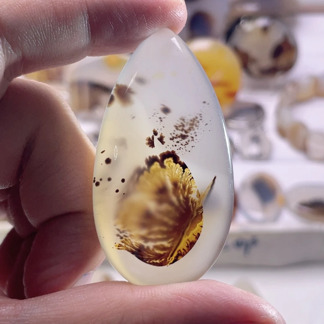 玛瑙/玉髓未镶嵌珠宝奇石