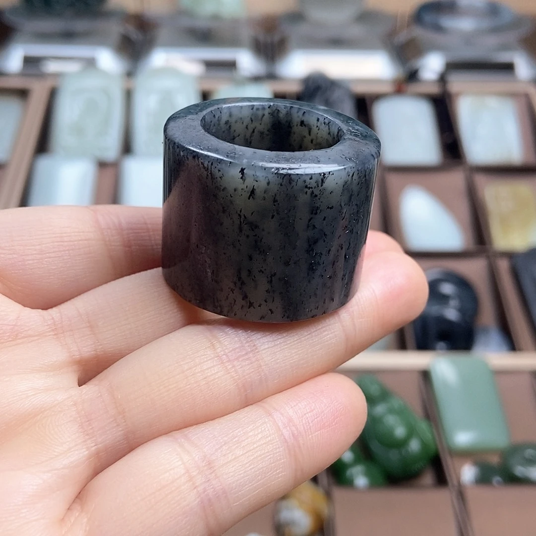 和田玉（糖玉）颈饰未镶嵌