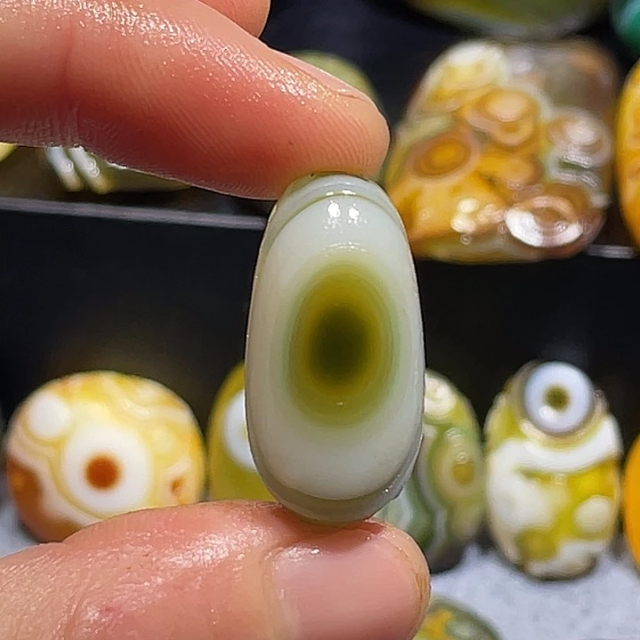 玛瑙/玉髓未镶嵌珠宝奇石