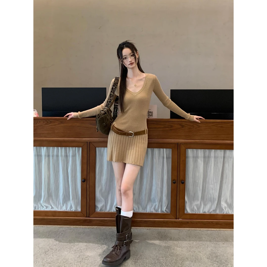 法式连衣裙秋季女2025新款秋漂亮冷淡系长袖气质小个子针织裙子