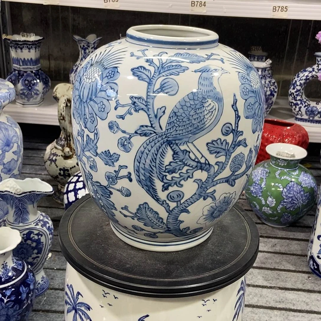 摆件花瓶手绘釉下彩