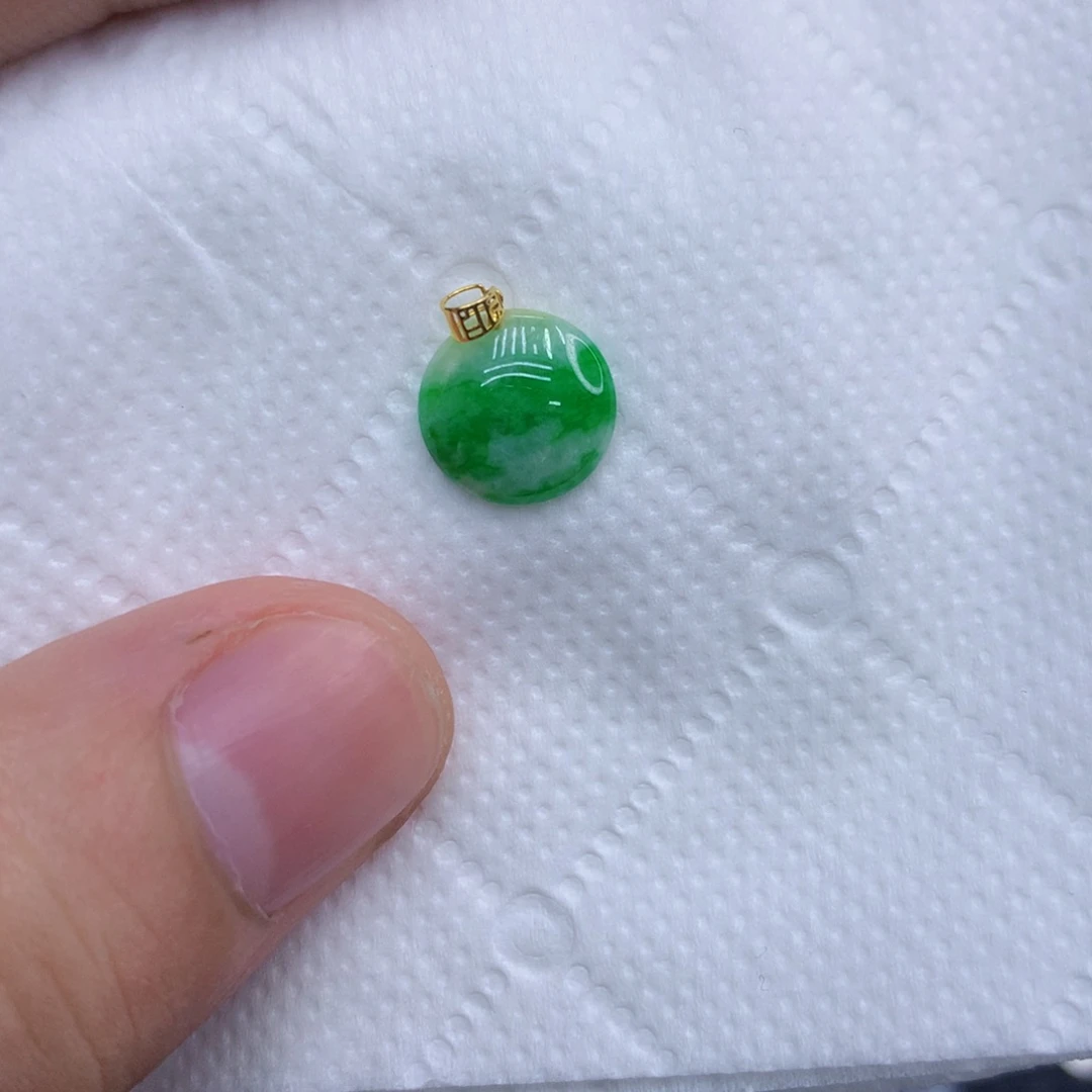 颈饰18K金镶嵌翡翠