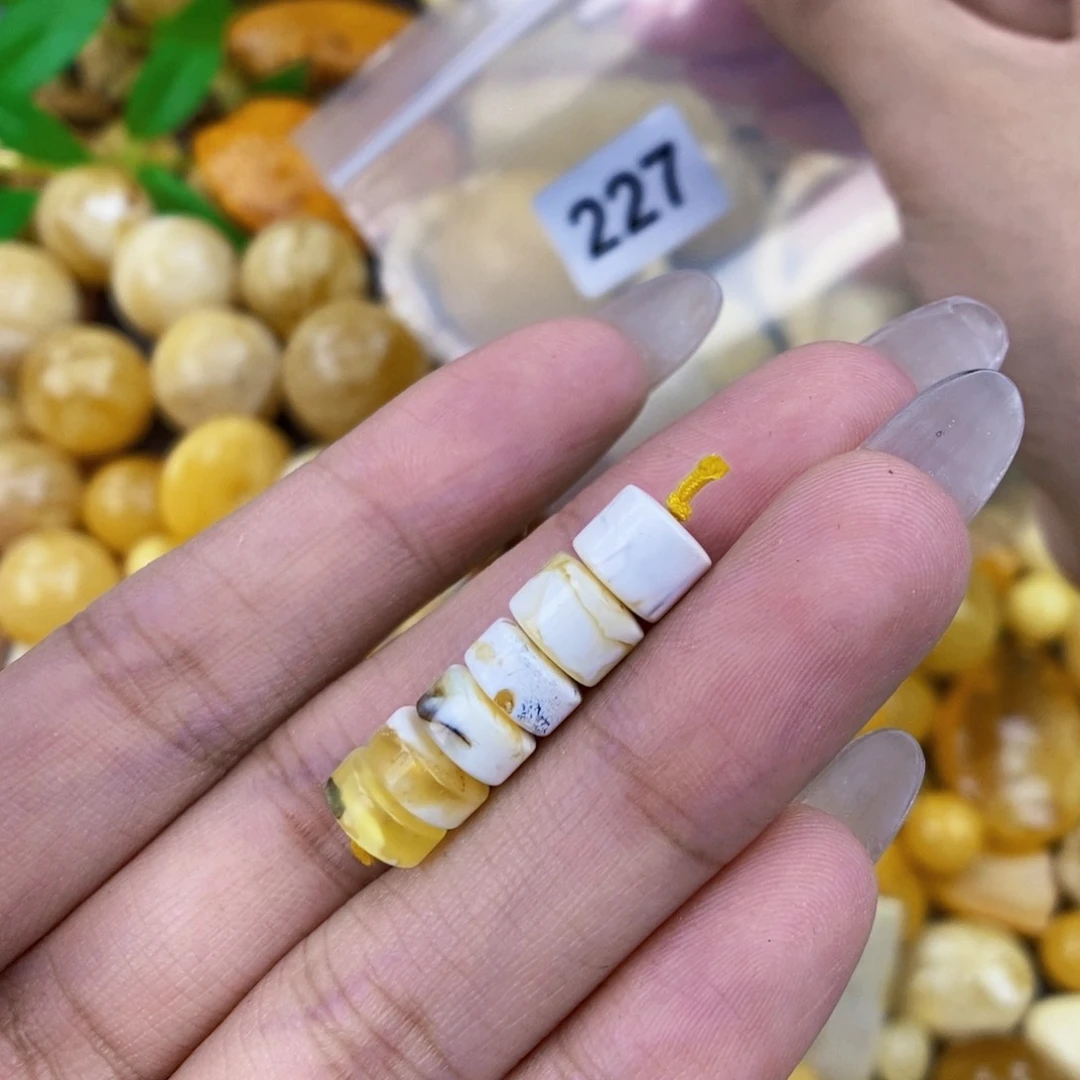 未镶嵌琥珀珠宝奇石