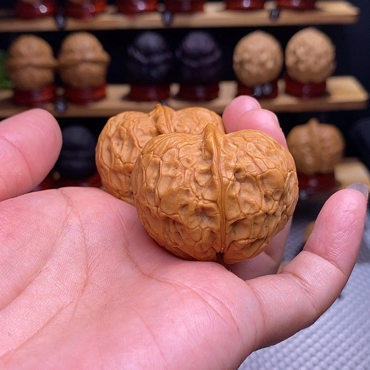 文玩核桃吊坠图文元宝56