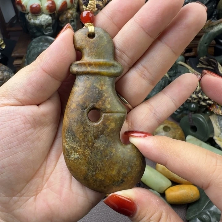 透闪石质玉未镶嵌珠宝奇石