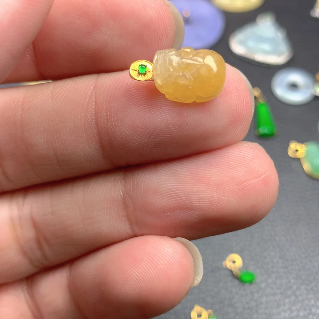 【闪购商品】颈饰18K金镶嵌翡翠星***灯翡翠