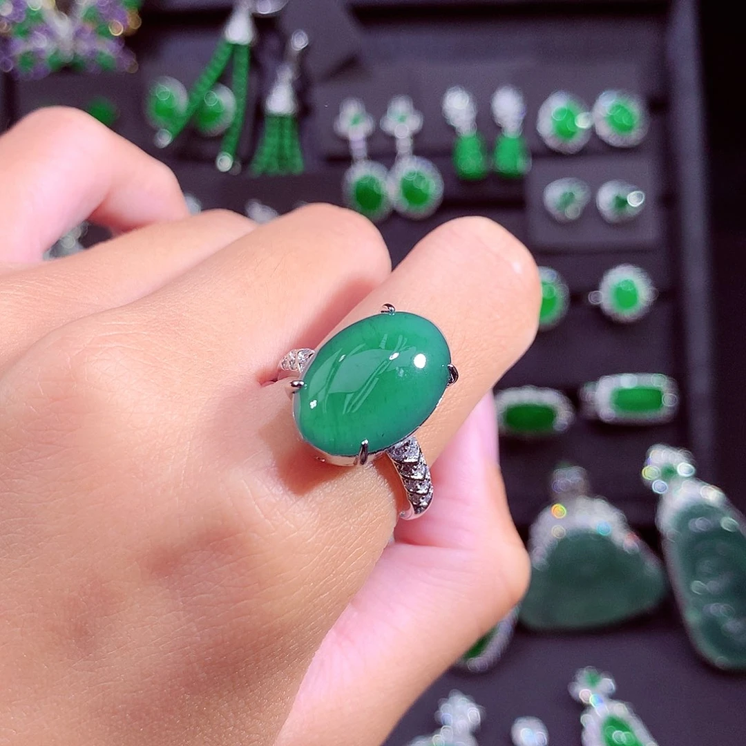 颈饰未镶嵌翡翠天然