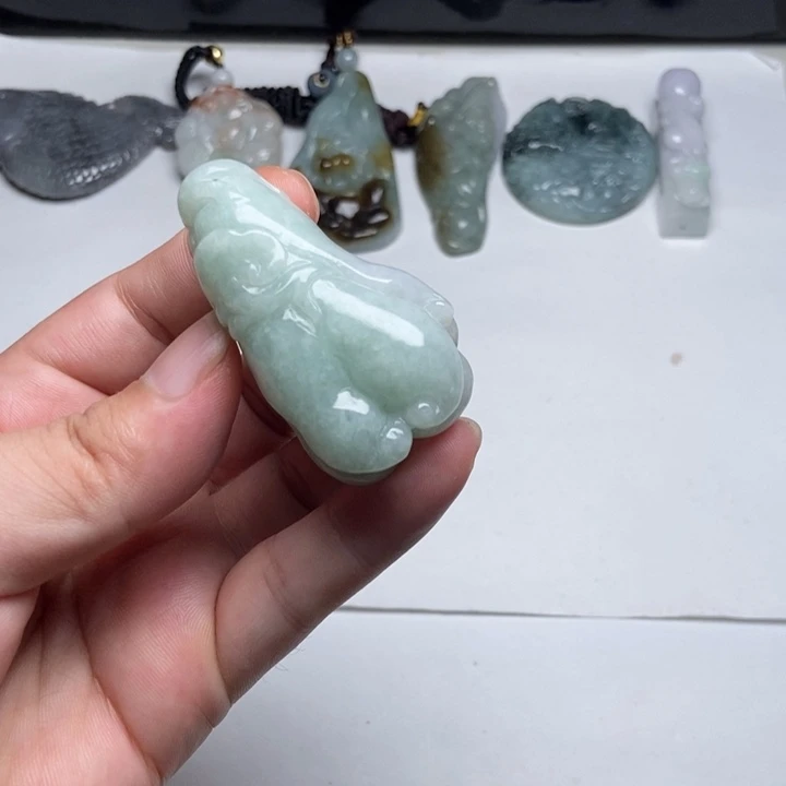 翡翠未镶嵌颈饰佛手瓜9