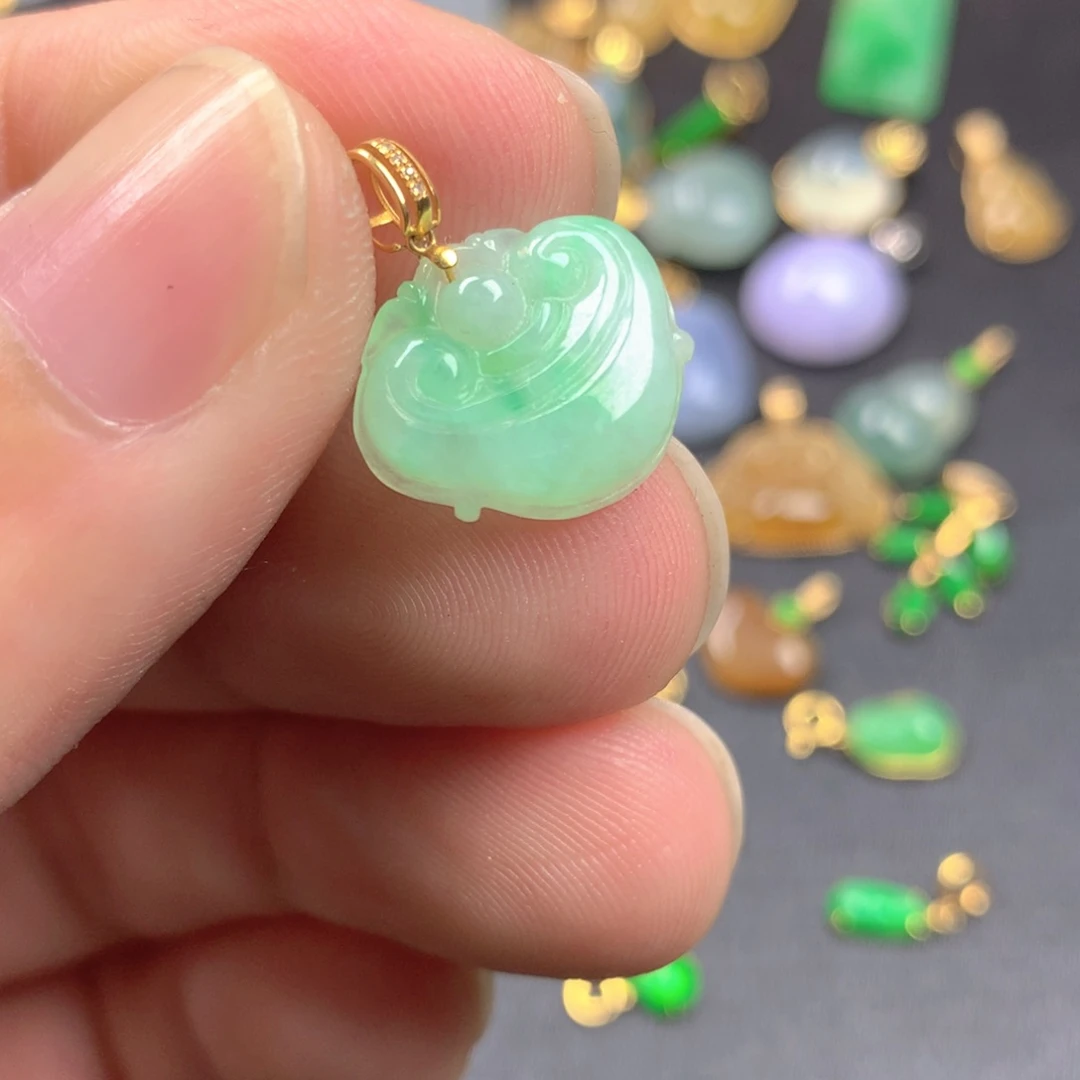 【闪购商品】颈饰18K金镶嵌翡翠翡翠