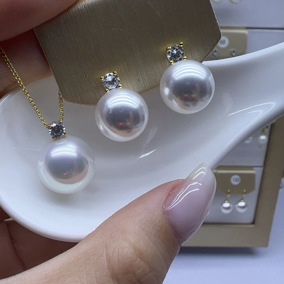 淡水珍珠18K金镶嵌吊坠(赠链)