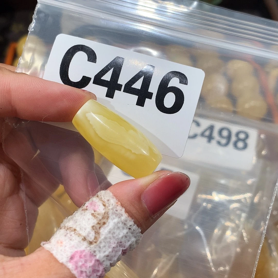 未镶嵌琥珀珠宝奇石