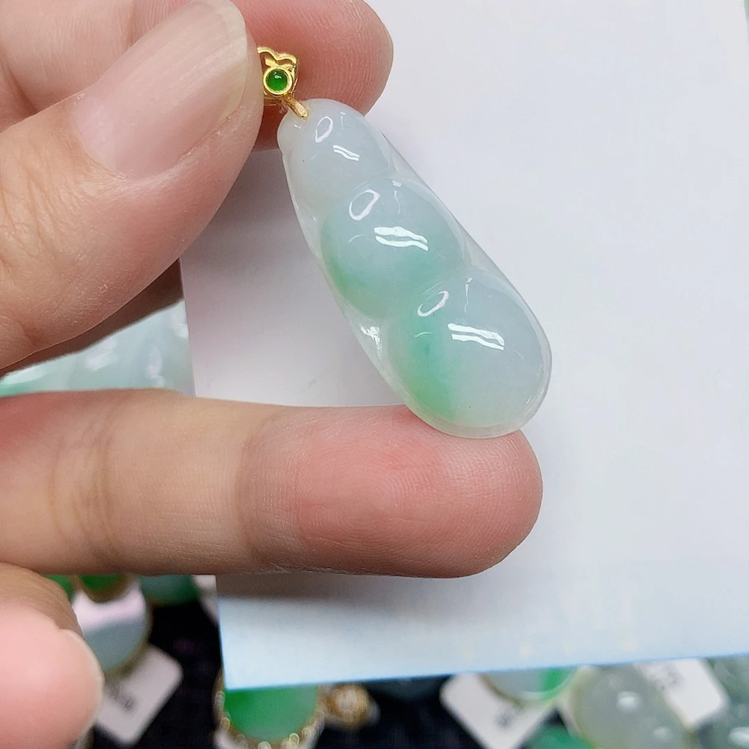 翡翠未镶嵌颈饰4568332