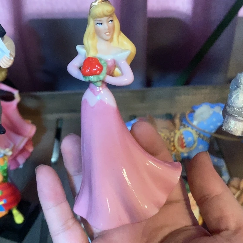 【闪购商品】有机玻璃伊*?树脂工艺品摆件等产品