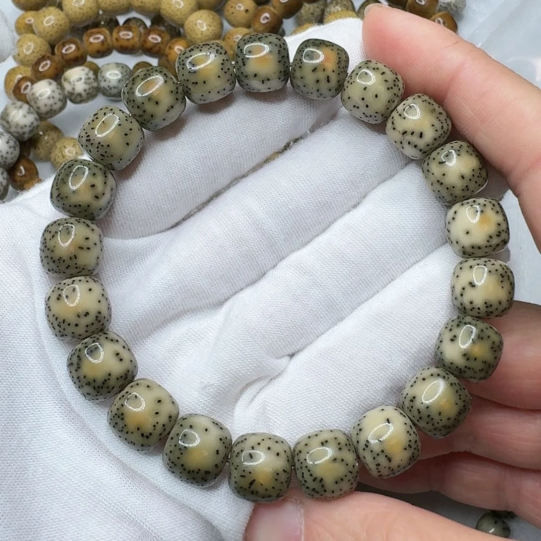 星月菩提手串11侧大留白火烧云糯冰绿老料黑星毕业款