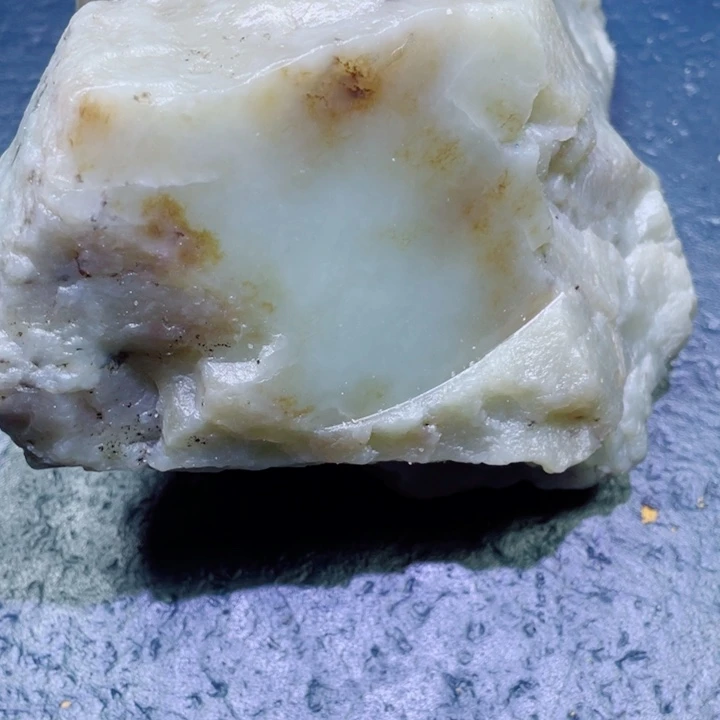 中***龙和田玉未镶嵌珠宝半成品