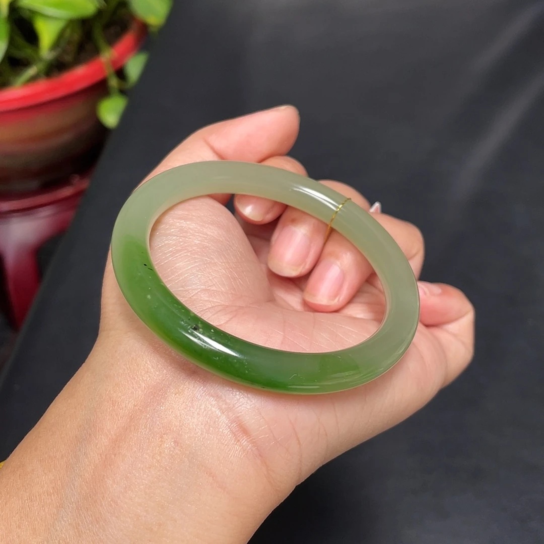 和田玉未镶嵌手镯一口翠