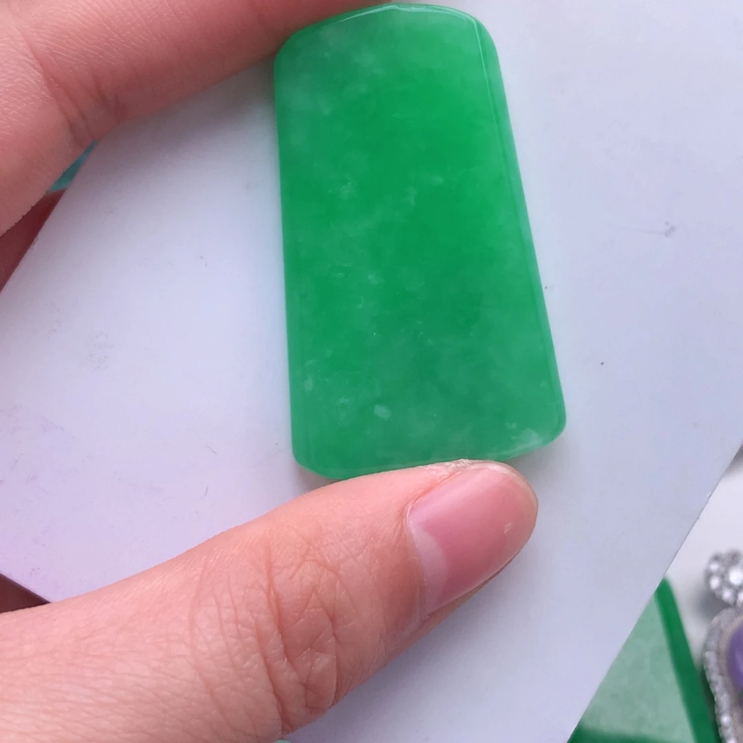 天然的缅料a货吊坠挂件