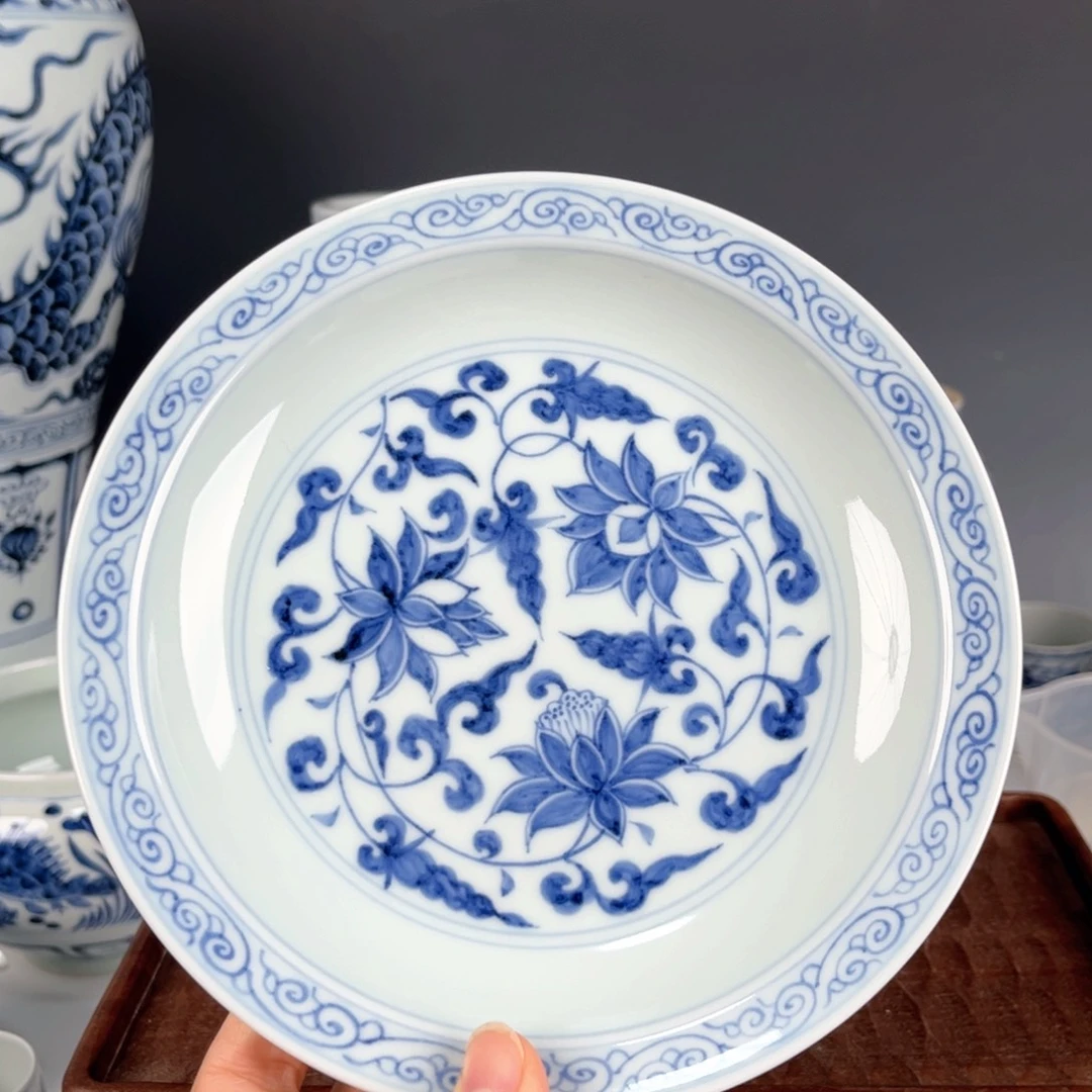 青花缠枝莲盘子特价
