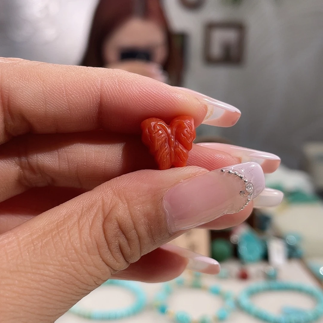 南红玛瑙未镶嵌蝴蝶