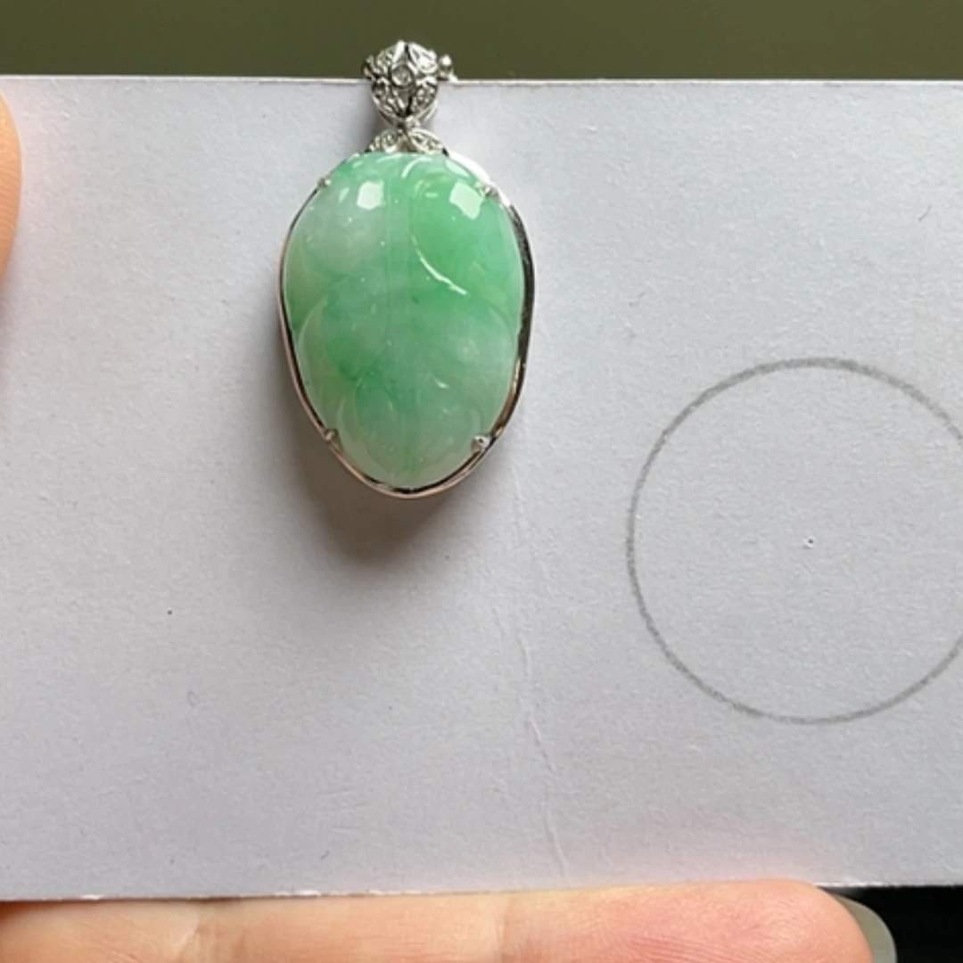 【闪购商品】吊坠(不含链)18K金镶嵌翡翠