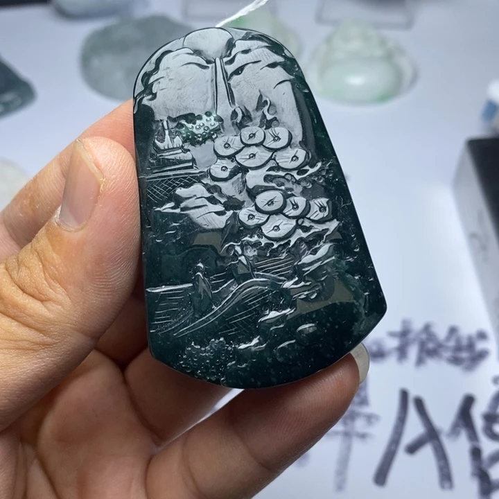 翡翠未镶嵌颈饰翡翠