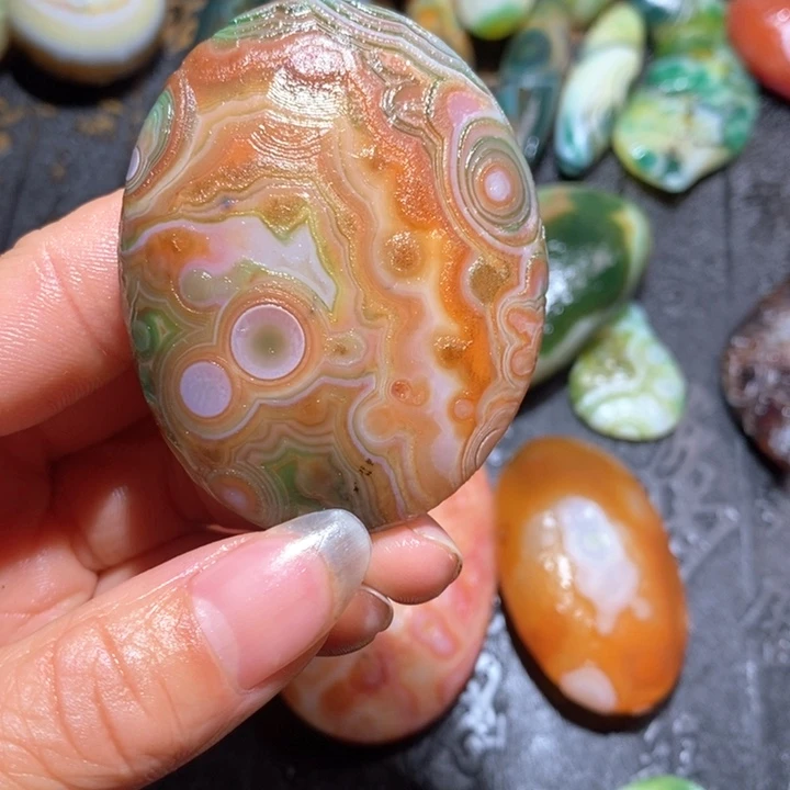 石英质玉颈饰未镶嵌用****1