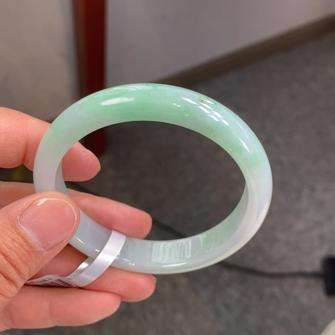 翡翠手镯未镶嵌缅甸翡翠