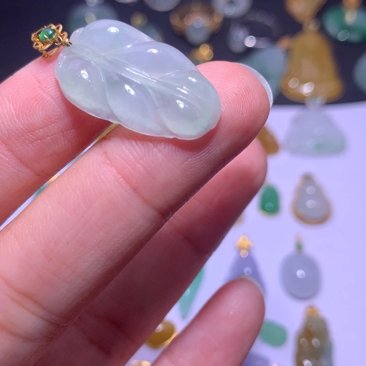 颈饰18K金镶嵌翡翠翡翠