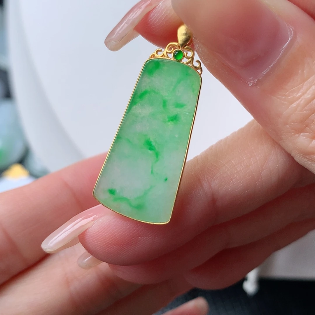【闪购商品】翡翠18K金镶嵌吊坠(赠链)