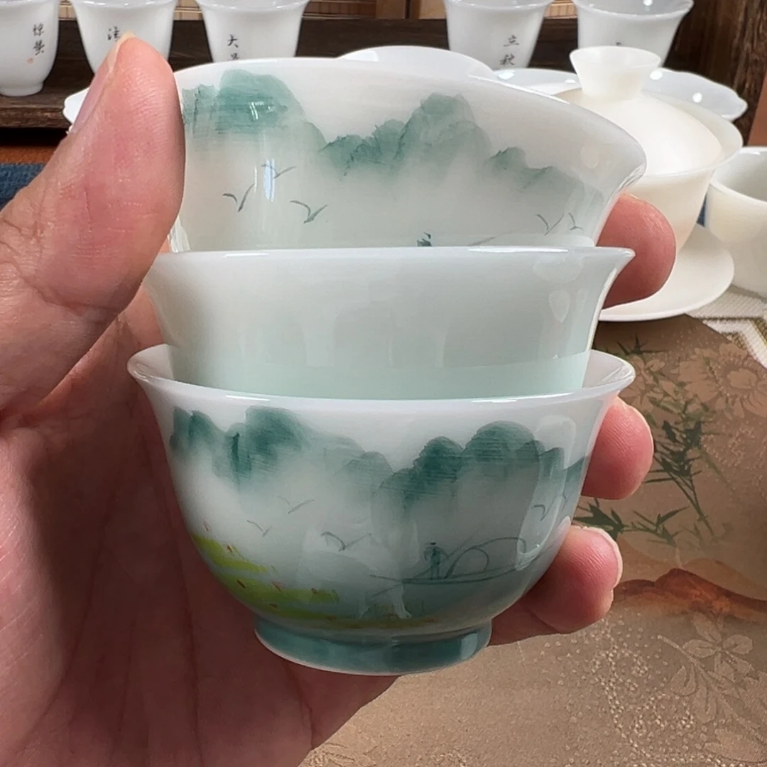 杯子采用优质瓷土制作单品